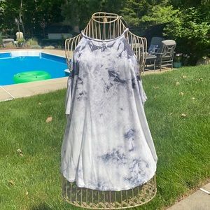 NWOT Cold Shoulder Top